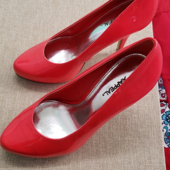 X-appeal red pumps size 6 - Picture 2 of 3